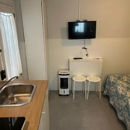 El Descanso De Lucia, Estudio *